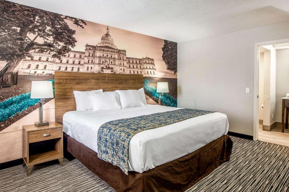 King Room - Accessible/Non-Smoking interior